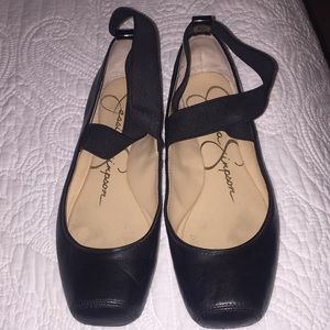 Ballet styled smooth flats